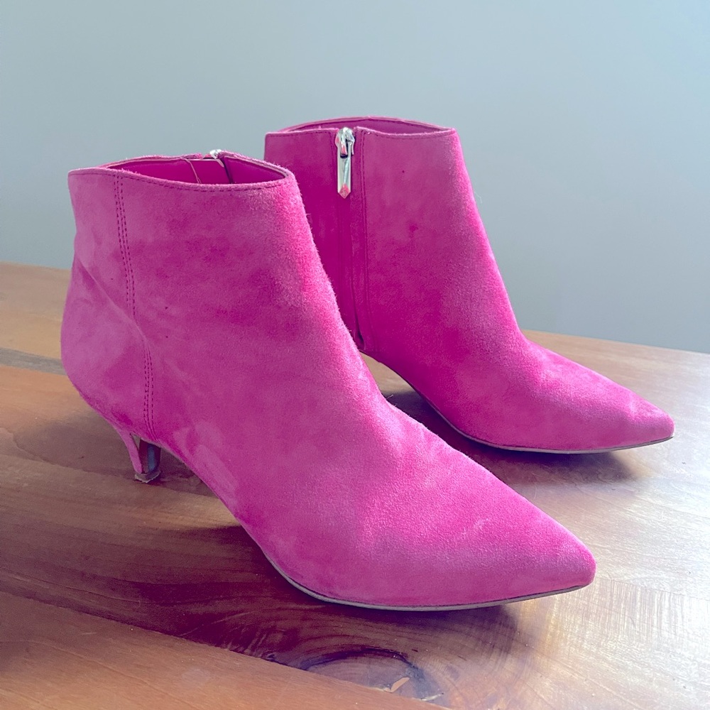 Sam Edelman "Kinzey" Hot Pink Suede Ankle Boots Kitten Heel Size 7 Barbiecore